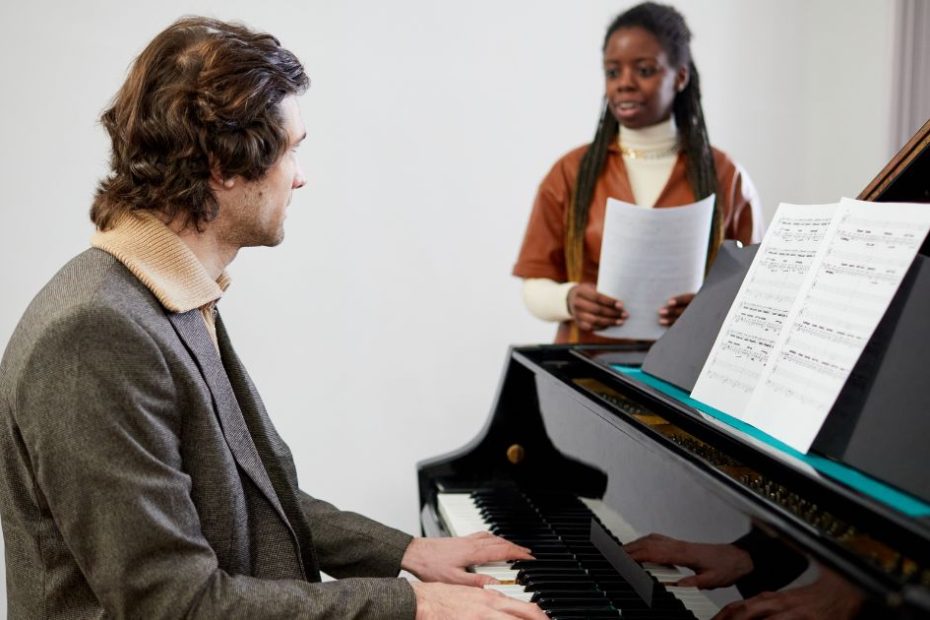 Good sitting posture for singing teachers